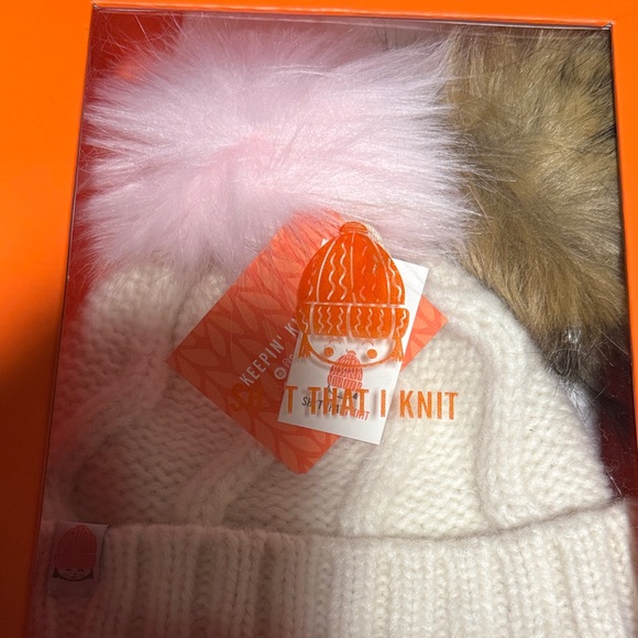 Shxt That I Knit Hat with 2 interchangeable Pom Poms 70 percent baby alpaca - Picture 11 of 12